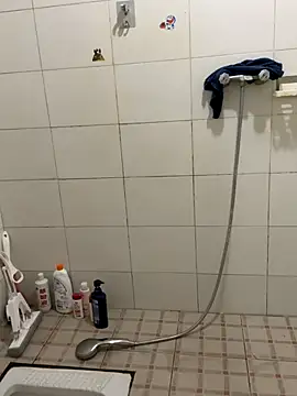 yichengm online show from October 13, 1:00 pm