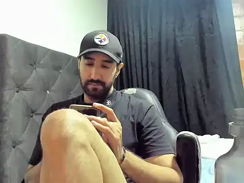 Snapshot of coolfriki chatting on October 11, 5:39 am coolfriki online show from October 11, 5:39 am