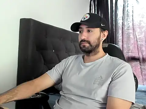 Snapshot of coolfriki chatting on October 11, 6:28 pm coolfriki online show from October 11, 6:28 pm