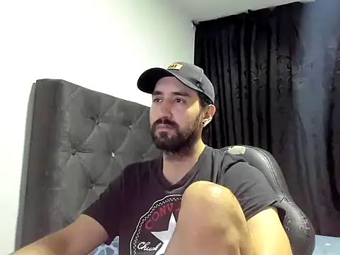 Snapshot of coolfriki chatting on October 18, 8:59 am coolfriki online show from October 18, 8:59 am