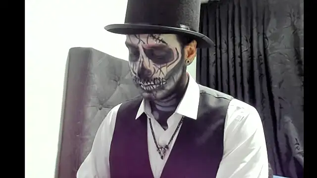 Snapshot of coolfriki chatting on November 2, 3:42 am coolfriki online show from November 2, 3:42 am