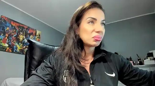 Alesyamuscledollxh online show from March 2, 8:40 pm