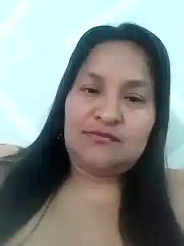 Snapshot of lucia00xx chatting on October 13, 12:49 pm lucia00xx online show from October 13, 12:49 pm