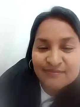 Snapshot of lucia00xx chatting on October 20, 6:52 pm lucia00xx online show from October 20, 6:52 pm