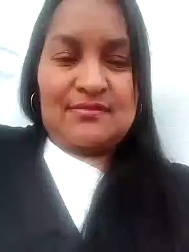 Snapshot of lucia00xx chatting on October 21, 10:49 am lucia00xx online show from October 21, 10:49 am