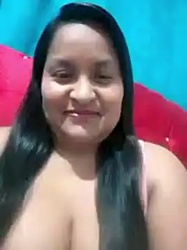 Snapshot of lucia00xx chatting on November 7, 2:33 am lucia00xx online show from November 7, 2:33 am