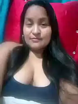 Snapshot of lucia00xx chatting on November 8, 10:52 pm lucia00xx online show from November 8, 10:52 pm