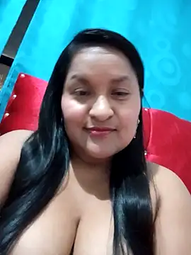 Snapshot of lucia00xx chatting on November 17, 1:44 am lucia00xx online show from November 17, 1:44 am