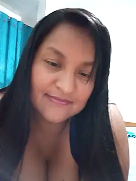 Snapshot of lucia00xx chatting on November 24, 1:16 am lucia00xx online show from November 24, 1:16 am