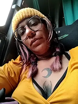 Abby 2-1 online show from November 6, 9:15 pm