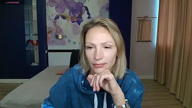 AlinaMoor online show from October 7, 5:48 am