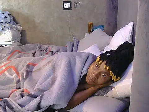 petite queenx online show from October 13, 5:07 am