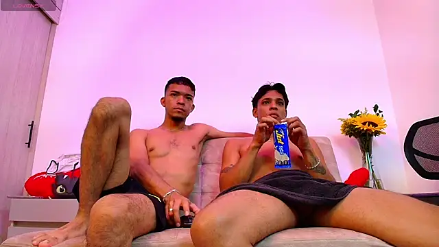 Snapshot of thomas_elg chatting on October 16, 4:57 am thomas elg online show from October 16, 4:57 am