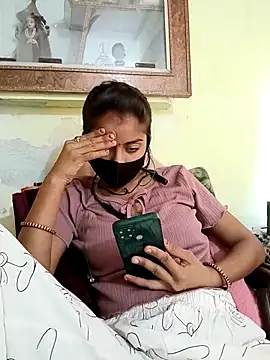 Snapshot of Payal_G chatting on October 18, 4:04 am Payal G online show from October 18, 4:04 am