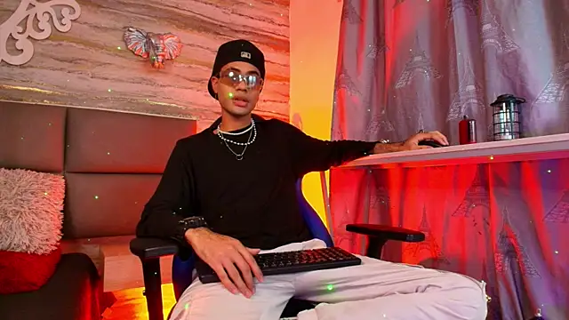 JacobBlackwell  online show from October 6, 7:55 pm