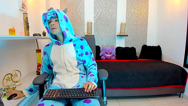 JacobBlackwell  online show from November 5, 7:25 pm