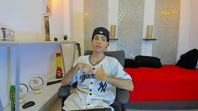 JacobBlackwell  online show from November 13, 12:15 pm