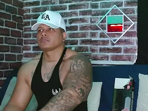 Snapshot of jordan_bigcock_ chatting on October 15, 9:37 pm jordan bigcock online show from October 15, 9:37 pm