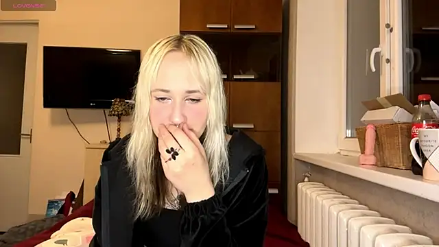 Snapshot of Ulemonala_Cute chatting on November 21, 6:39 pm Ulemonala Cute online show from November 21, 6:39 pm