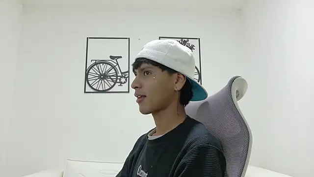 SEBAS LOVER  online show from October 14, 9:15 pm