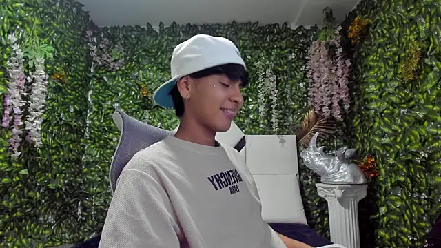 SEBAS LOVER  online show from October 17, 9:39 pm