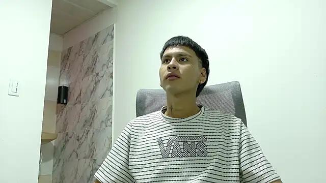 SEBAS LOVER  online show from October 20, 7:58 pm