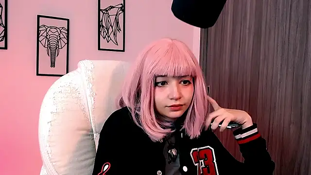 Snapshot of EmuOtori chatting on October 9, 11:41 am EmuOtori online show from October 9, 11:41 am