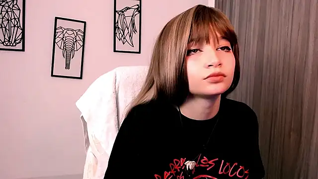 Snapshot of EmuOtori chatting on October 21, 3:13 pm EmuOtori online show from October 21, 3:13 pm