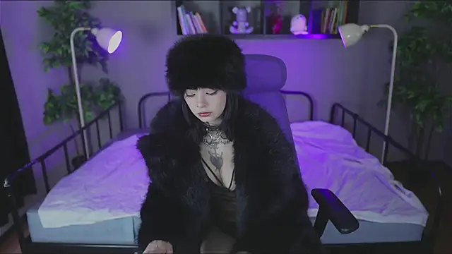 Snapshot of Bayonetta_doll chatting on November 13, 9:14 pm Bayonetta doll online show from November 13, 9:14 pm