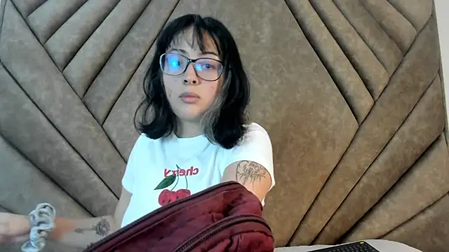 Mythical Girl online show from November 6, 7:26 pm