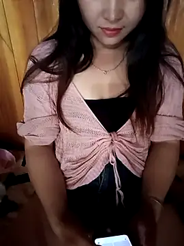 Snapshot of miemie-xx chatting on October 7, 5:37 am miemie-xx online show from October 7, 5:37 am