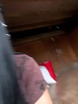 Snapshot of miemie-xx chatting on October 23, 8:02 am miemie-xx online show from October 23, 8:02 am