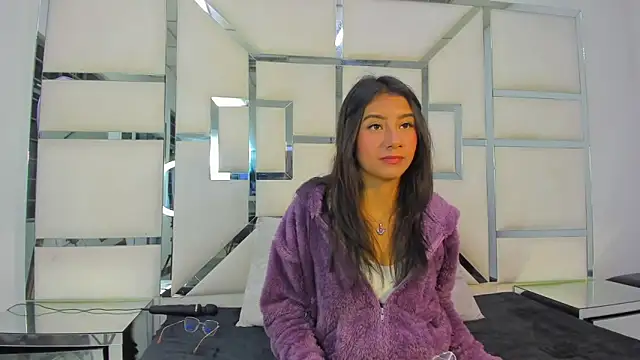 Mia clark18 online show from October 10, 3:38 am