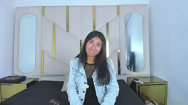 Mia clark18 online show from November 16, 8:14 pm