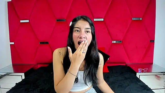 Mia clark18 online show from November 19, 8:42 pm