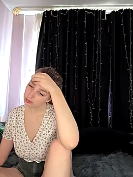 Sweet Little Lie online show from November 21, 2:43 am