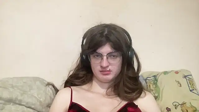 Snapshot of NikaXZimax chatting on November 11, 8:25 am NikaXZimax online show from November 11, 8:25 am