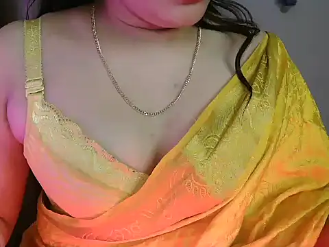 Snapshot of Royal_zara chatting on November 29, 4:32 pm Royal zara online show from November 29, 4:32 pm