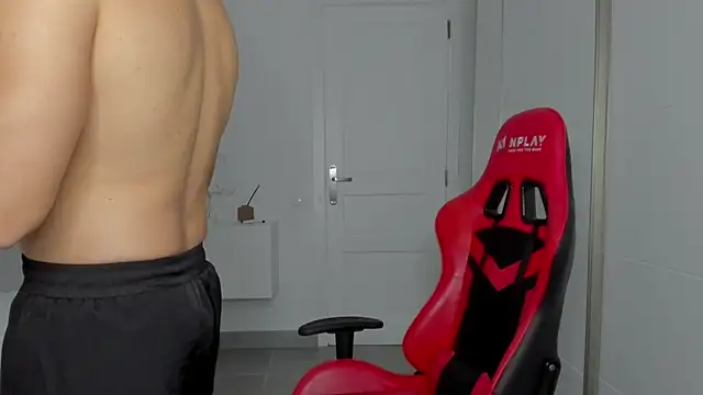 Snapshot of find0m_master chatting on October 7, 11:46 pm find0m master online show from October 7, 11:46 pm