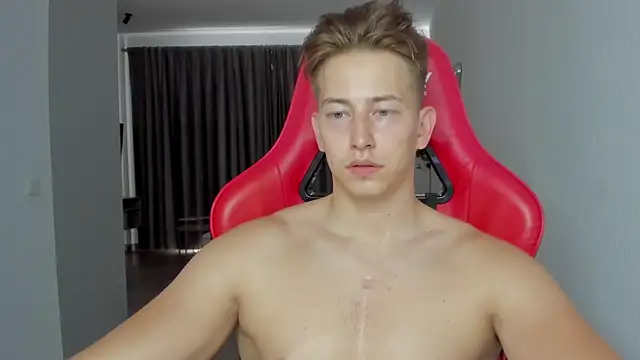 Snapshot of find0m_master chatting on October 21, 3:57 pm find0m master online show from October 21, 3:57 pm