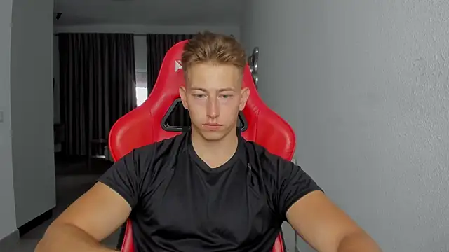 Snapshot of find0m_master chatting on November 1, 5:48 pm find0m master online show from November 1, 5:48 pm