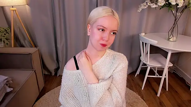 TinaStevenson online show from November 4, 10:31 pm