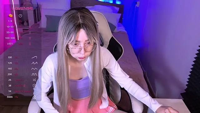 sofiisun online show from November 28, 2:03 am