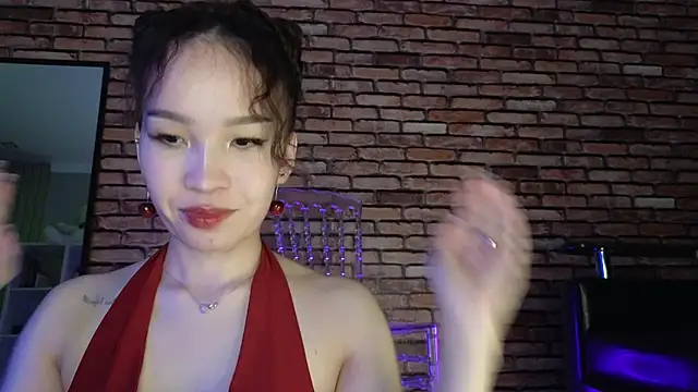 Snapshot of saya_li1 chatting on November 9, 10:08 pm saya li1 online show from November 9, 10:08 pm