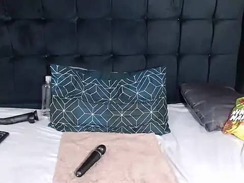 CaramelBootty online show from November 16, 5:24 am