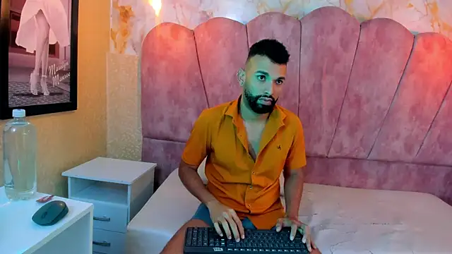 Snapshot of onlymen2025 chatting on October 10, 11:53 am onlymen2025 online show from October 10, 11:53 am