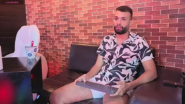 Snapshot of onlymen2025 chatting on November 11, 7:58 pm onlymen2025 online show from November 11, 7:58 pm