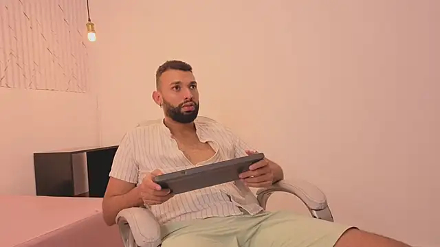 Snapshot of onlymen2025 chatting on November 20, 7:35 pm onlymen2025 online show from November 20, 7:35 pm