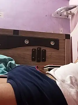 vickymtrb online show from October 8, 7:00 pm