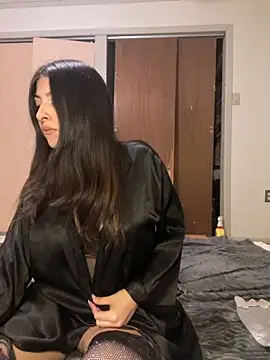 Snapshot of Bri_Starr chatting on November 8, 9:53 am Bri Starr online show from November 8, 9:53 am